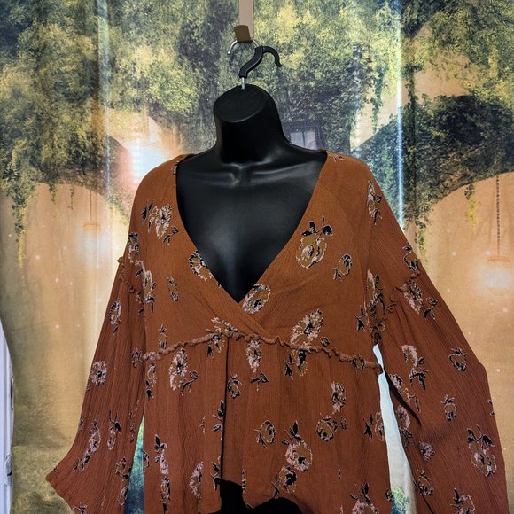 Peach Love California Tops - 98. PEACH LOVE California Boho Floral Bell Sleeve Top – Medium